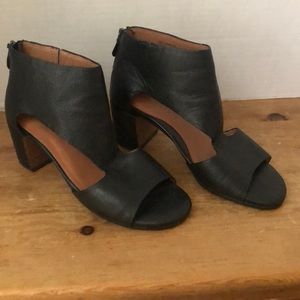 Gentle Souls by Kenneth Cole Roan Heeled Sandals